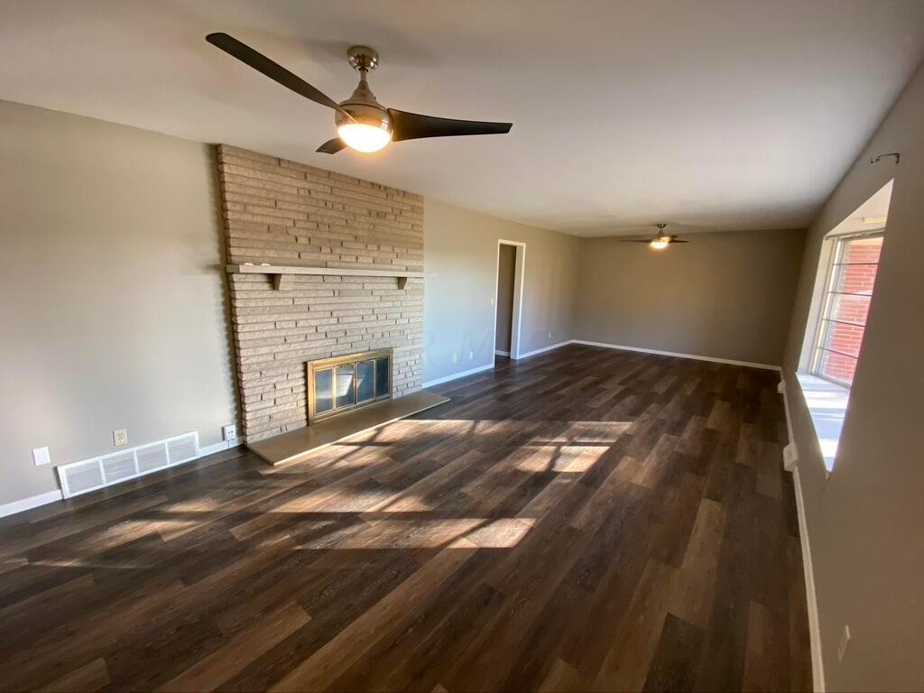 5474 Hoover Road Grove City, OH 43123 - Photo 8 of 48 Living Room