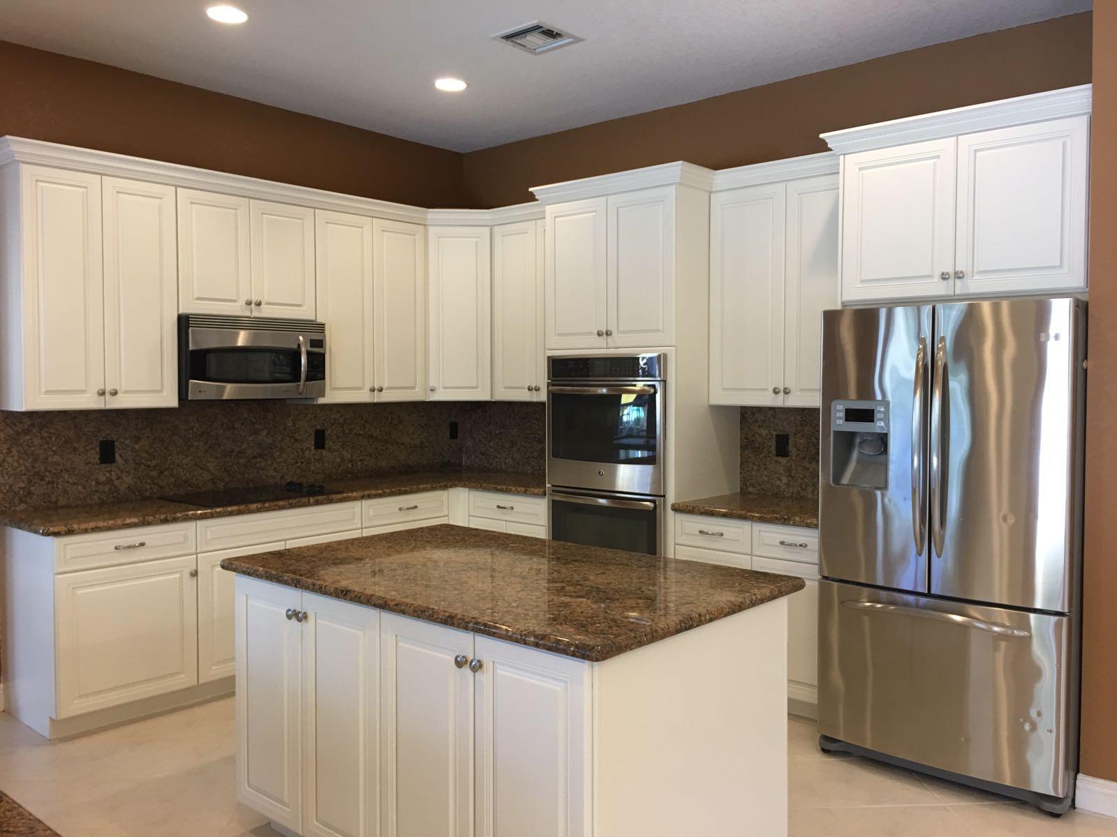 19107 2 River Lane Boca Raton, FL 33498 - Photo 16 of 24 kitchen