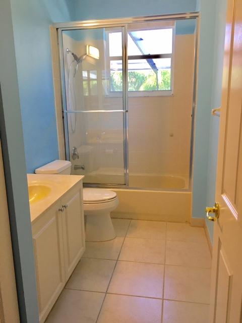 19107 2 River Lane Boca Raton, FL 33498 - Photo 22 of 24 kids bathroom 2
