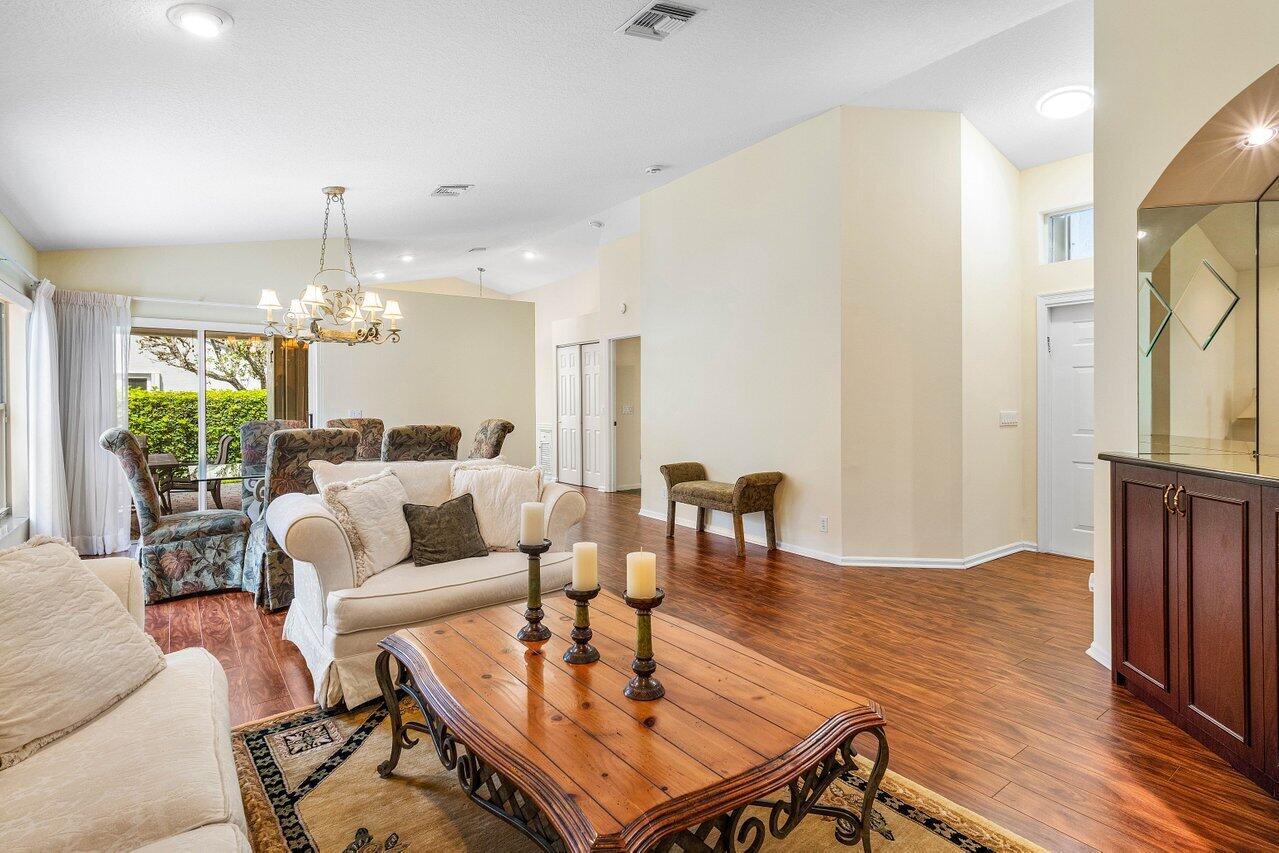 7338 Chorale Road Boynton Beach, FL 33437 - Photo 12 of 23 007-7338ChoraleRoad-BoyntonBeach-FL-3343