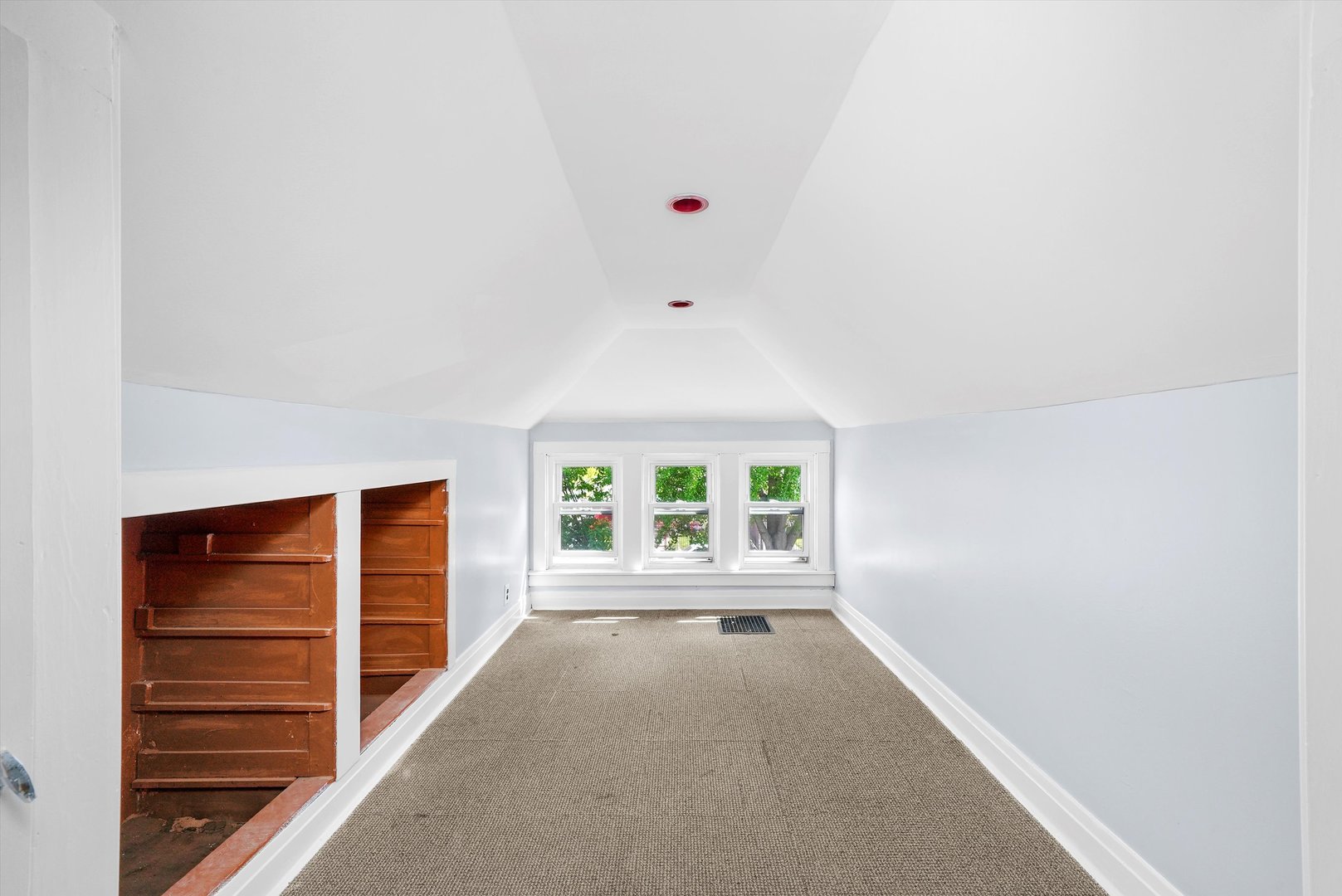 3604 West 65th Place Chicago, IL 60629 - Photo 22 of 27 an empty room with windows