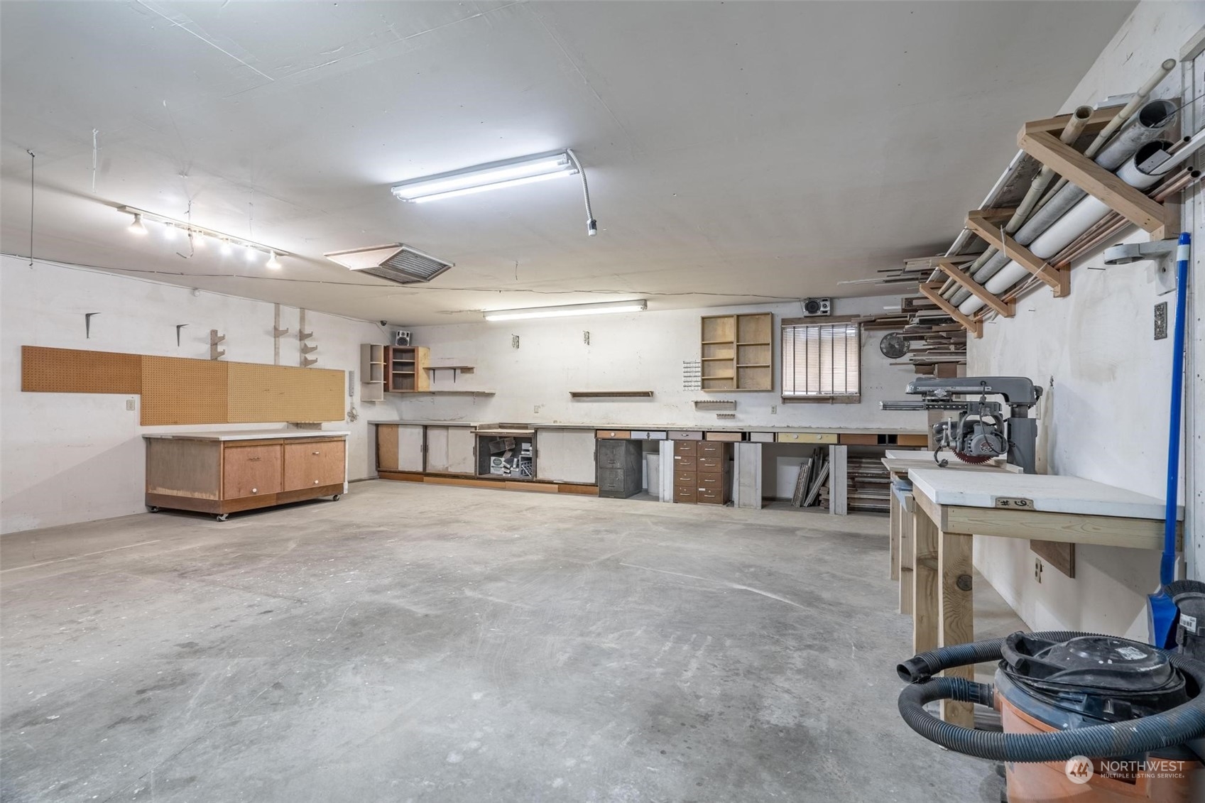 229 V Street Southwest Tumwater, WA 98501 - Photo 23 of 38 a view of a kitchen with furniture and a kitchen