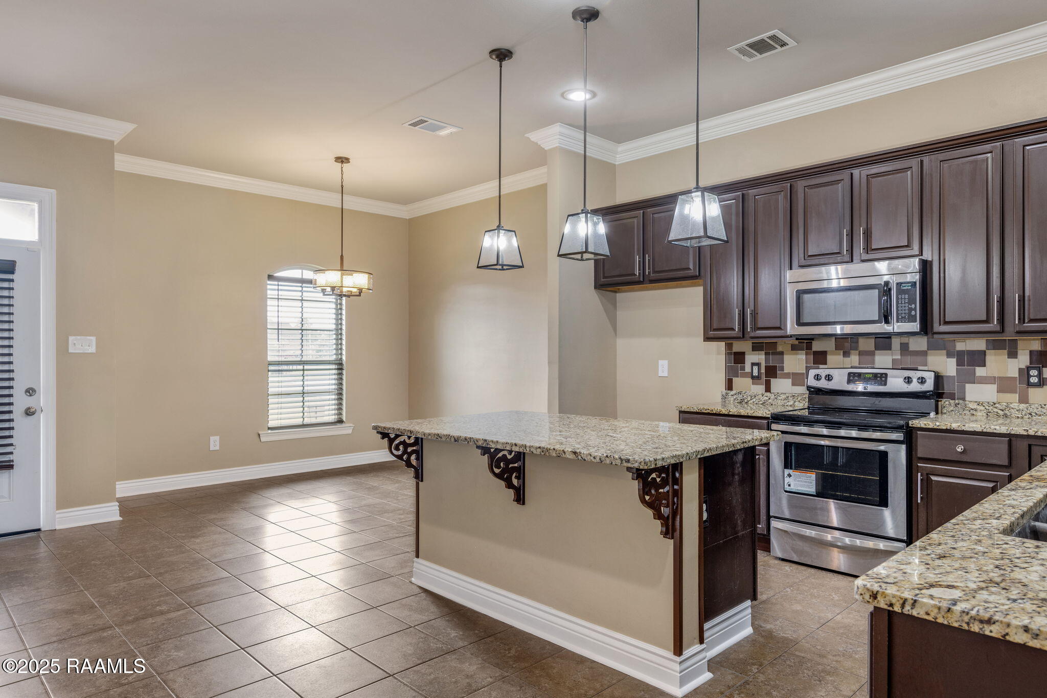 403 Flanders Ridge Drive Youngsville, LA 70592 - Photo 3 of 13 KITCHEN