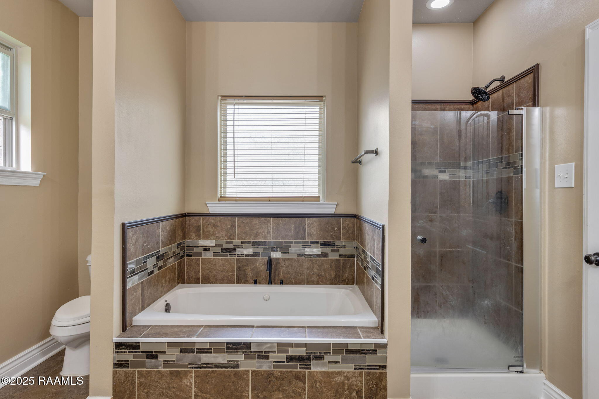 403 Flanders Ridge Drive Youngsville, LA 70592 - Photo 8 of 13 PRIMARY BATH
