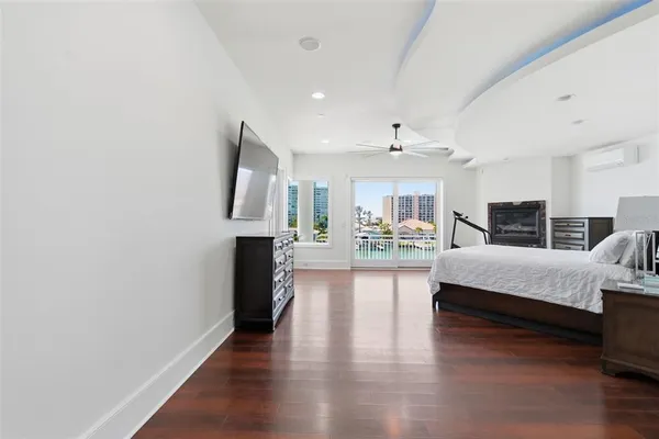 $3,495,000 | 42 Midway Island, Clearwater, FL 33767