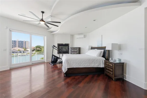 $3,495,000 | 42 Midway Island, Clearwater, FL 33767