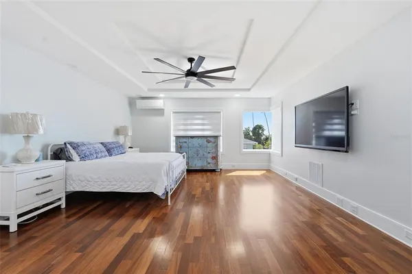 $3,495,000 | 42 Midway Island, Clearwater, FL 33767