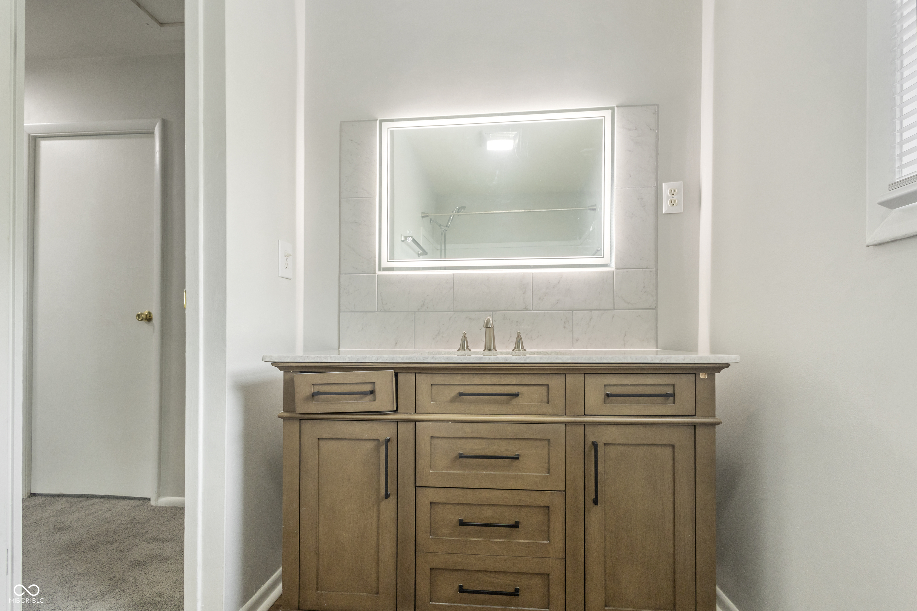 3601 Dubarry Road Indianapolis, IN 46226 - Photo 15 of 32