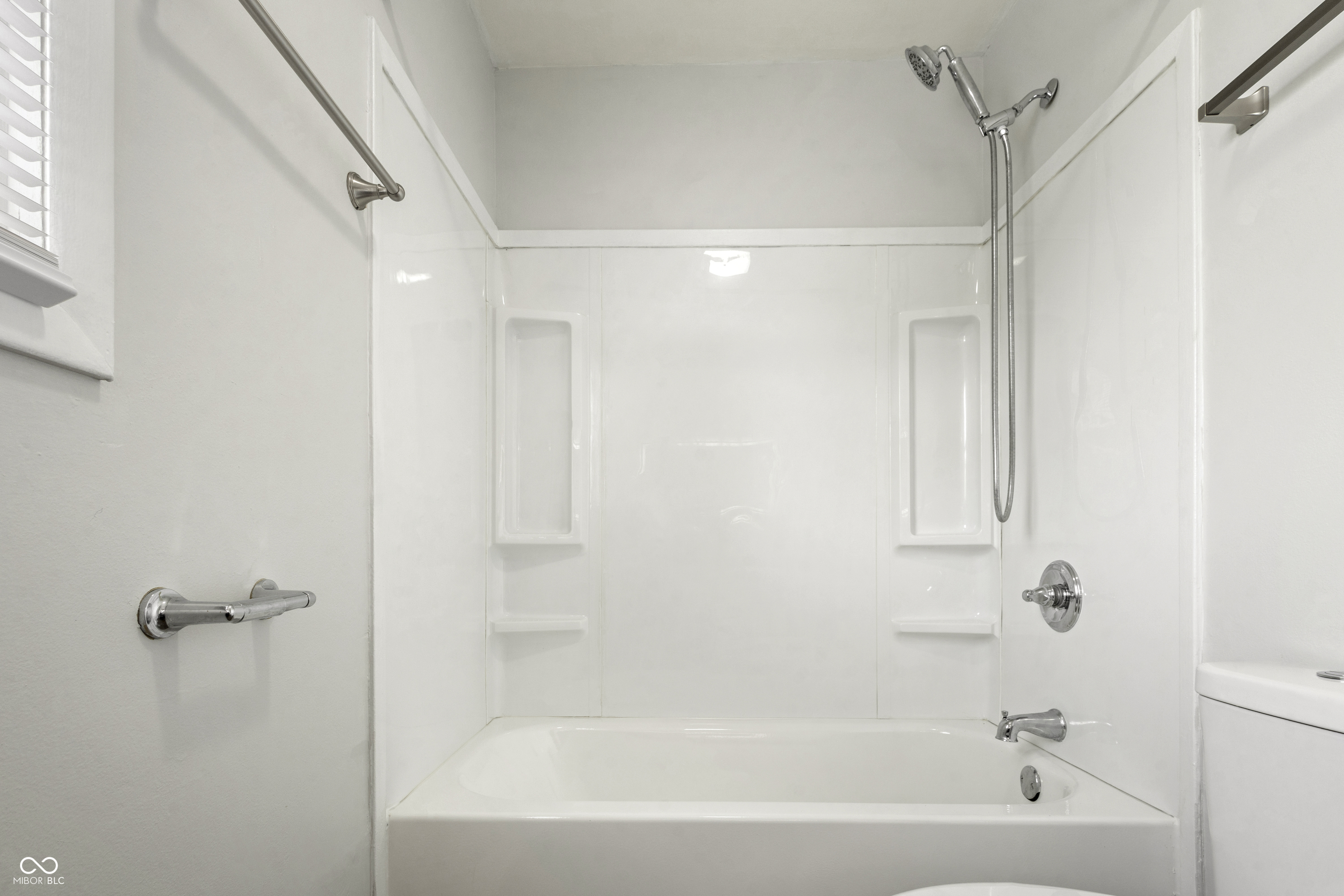 3601 Dubarry Road Indianapolis, IN 46226 - Photo 18 of 32