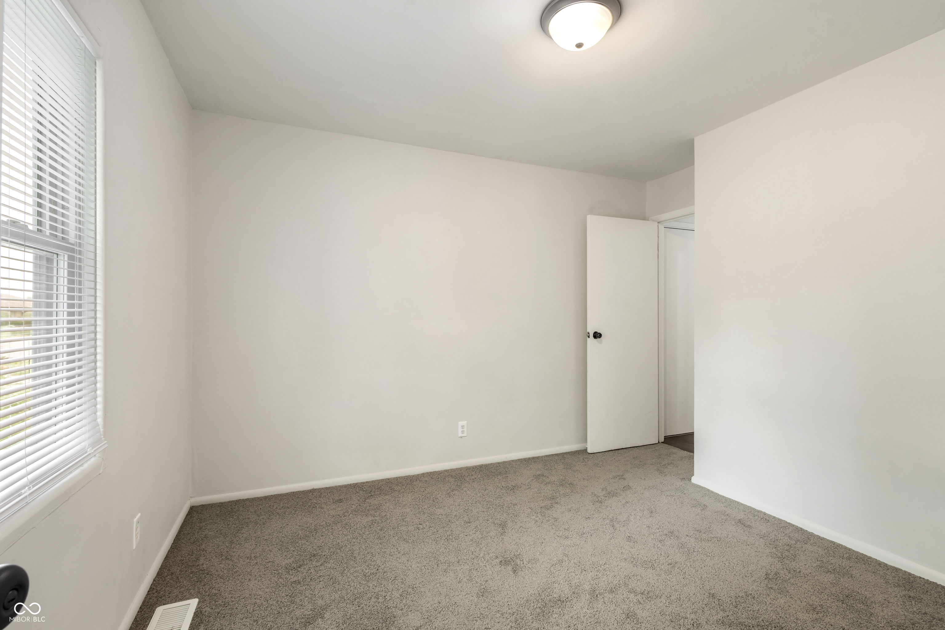 3601 Dubarry Road Indianapolis, IN 46226 - Photo 23 of 32