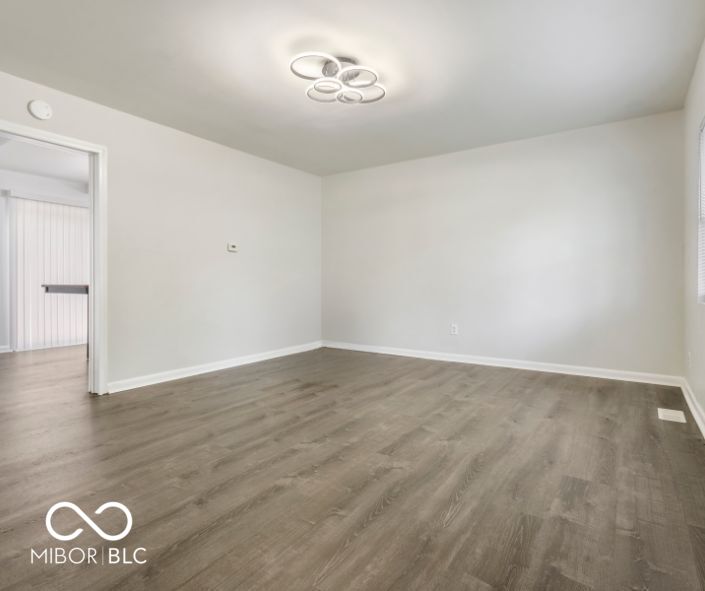 3601 Dubarry Road Indianapolis, IN 46226 - Photo 3 of 32