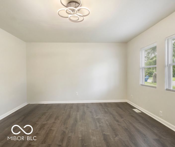 3601 Dubarry Road Indianapolis, IN 46226 - Photo 4 of 32