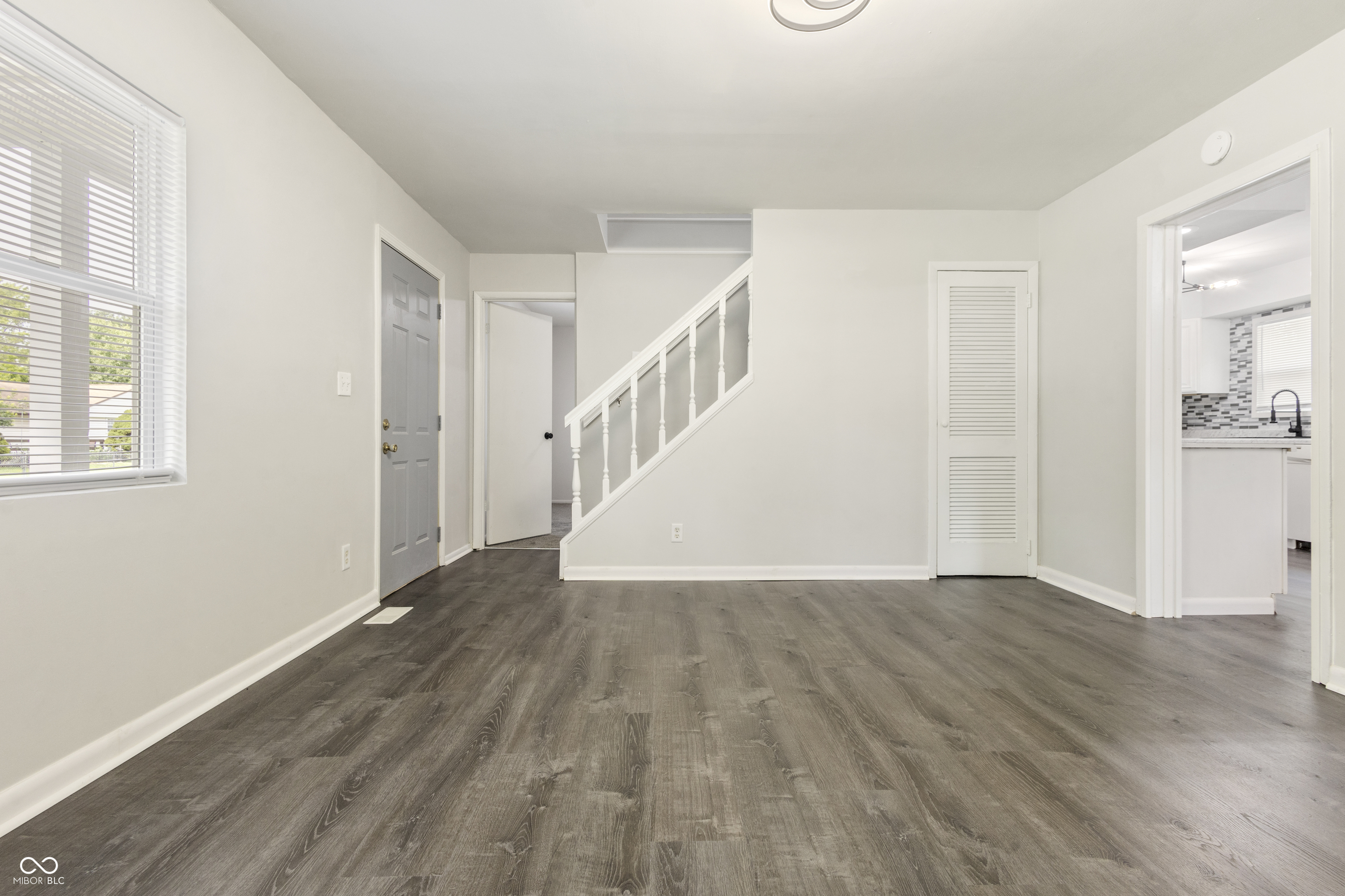 3601 Dubarry Road Indianapolis, IN 46226 - Photo 6 of 32