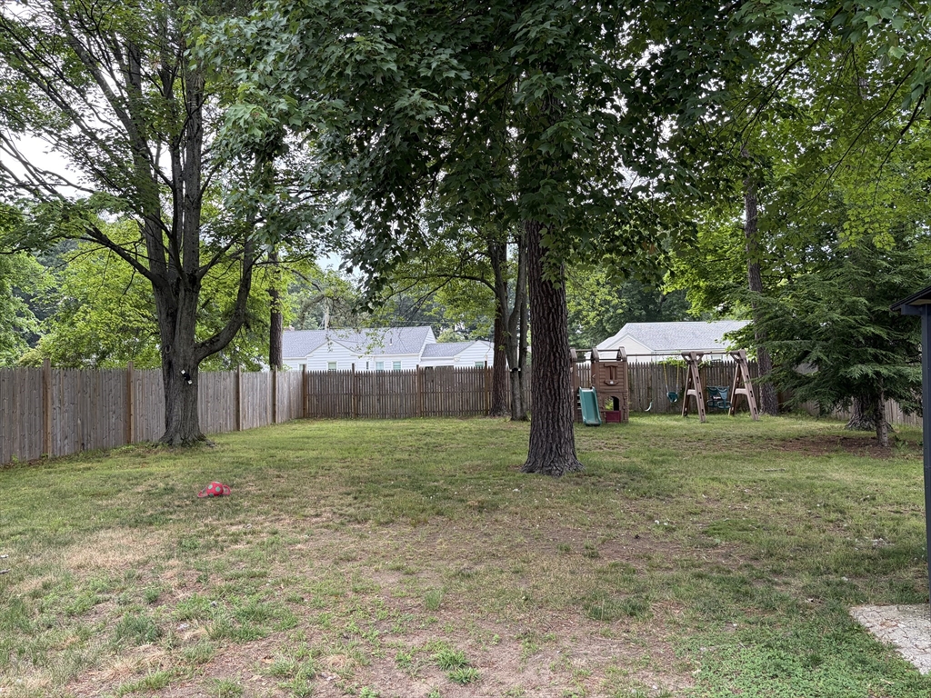 412 Island Pond Road Springfield, MA 01118 - Photo 14 of 17