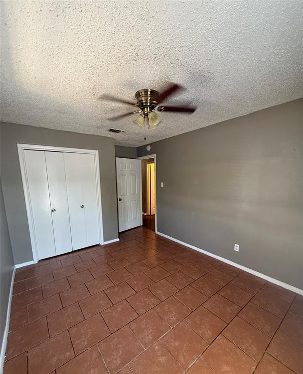 708 East Pecan Street, Unit 712 Hurst, TX 76053 - Photo 8 of 15 Bathroom 1 bathtub