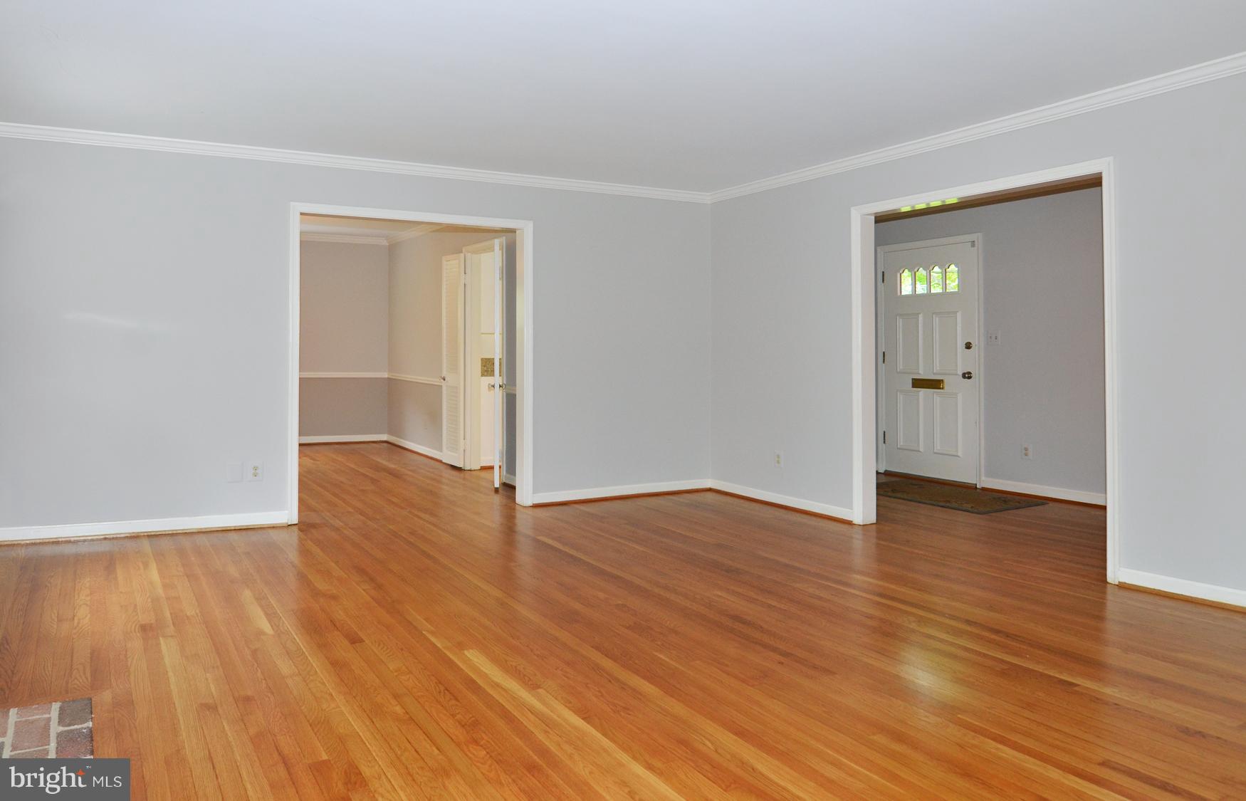 7208 Marbury Road Bethesda, MD 20817 - Photo 26 of 30 Living Room