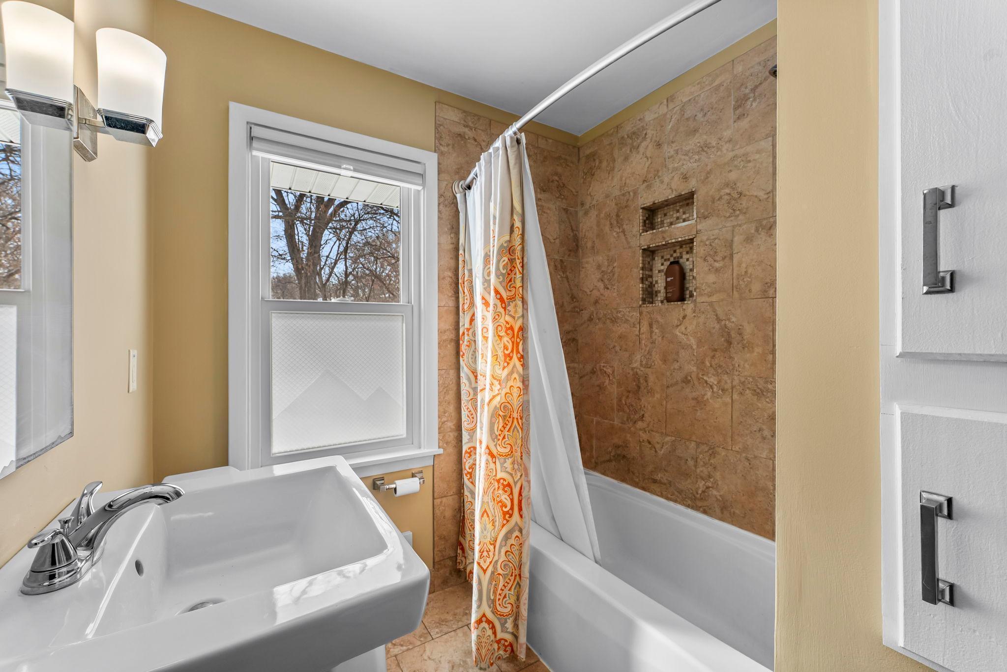 11832 Crawford Road West Minnetonka, MN 55343 - Photo 20 of 48