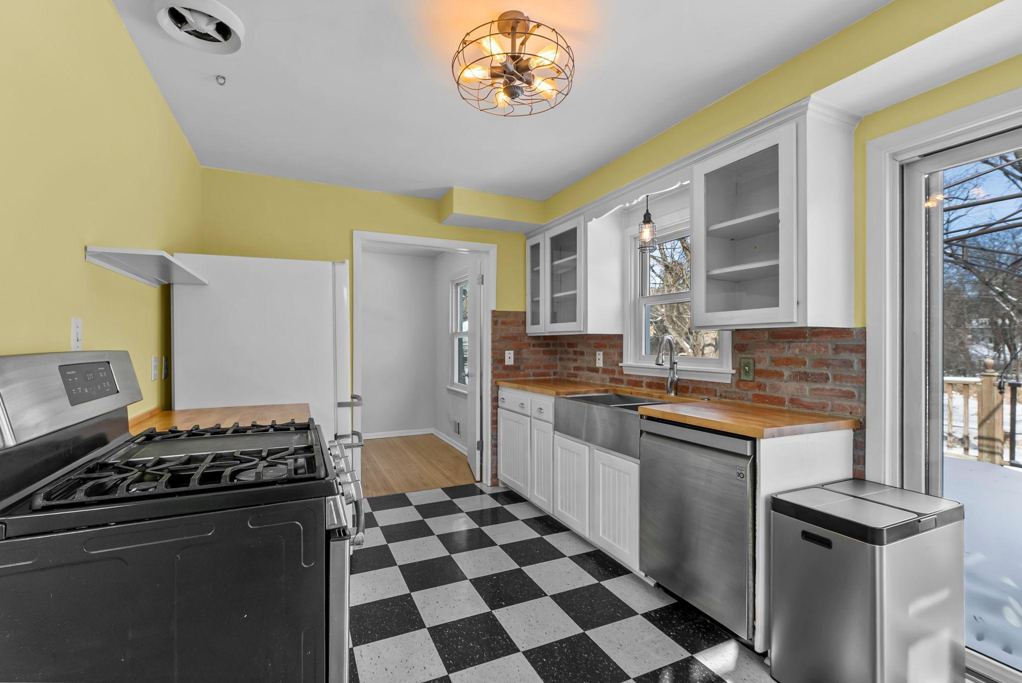 11832 Crawford Road West Minnetonka, MN 55343 - Photo 6 of 48