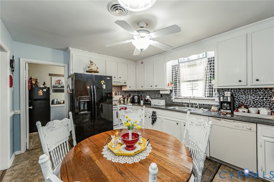 8225 Old Roxbury Road Quinton, VA 23141 - Photo 14 of 48