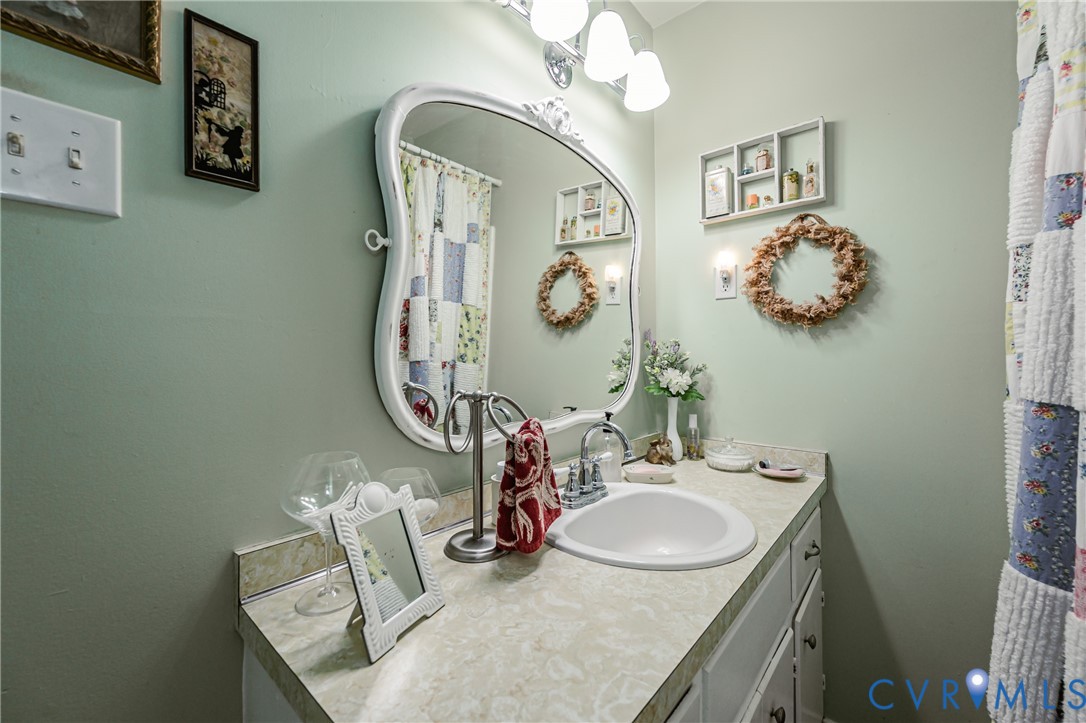 8225 Old Roxbury Road Quinton, VA 23141 - Photo 23 of 48