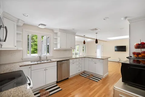 $925,000 | 20 Bullock Avenue, Barrington, RI 02806