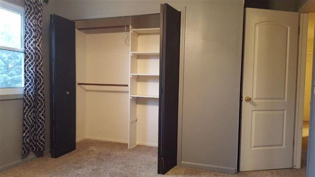 6333 Wreckenridge Road Flint, MI 48532 - Photo 11 of 23 31377513-10.JPG