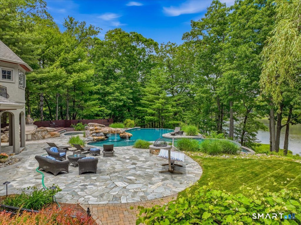 76 Sachem Head Road Guilford, CT 06437 - Photo 8 of 39