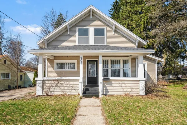 $220,000 | 909 South Franklin Street, Greenville, MI 48838