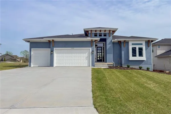 $899,950 | 22005 West 99th Terrace, Lenexa, KS 66220