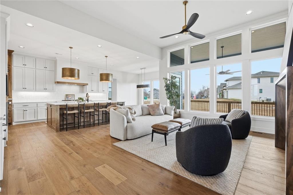 22005 West 99th Terrace Lenexa, KS 66220 - Photo 7 of 47