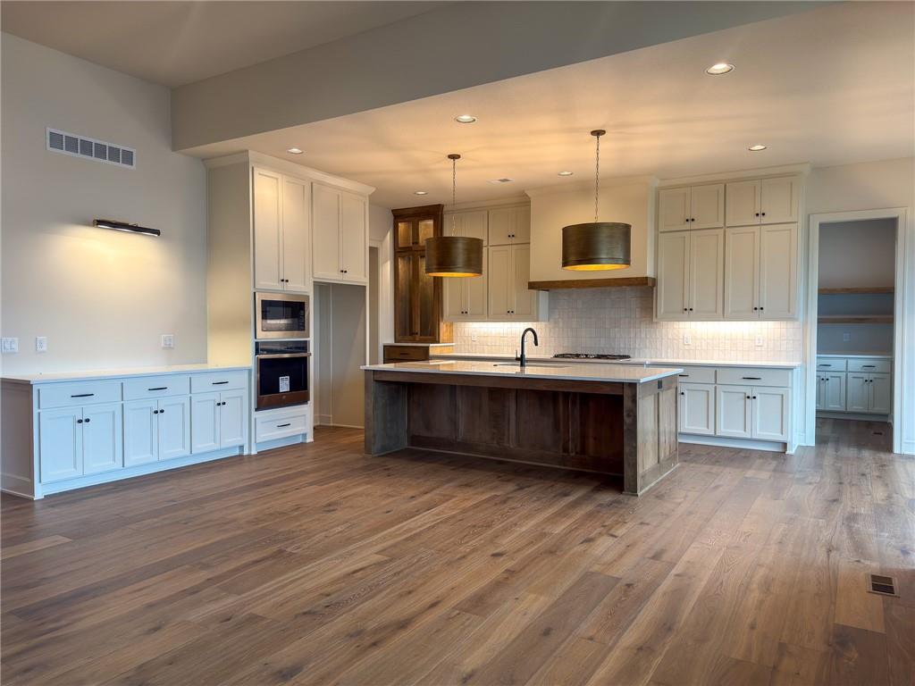 22005 West 99th Terrace Lenexa, KS 66220 - Photo 9 of 67