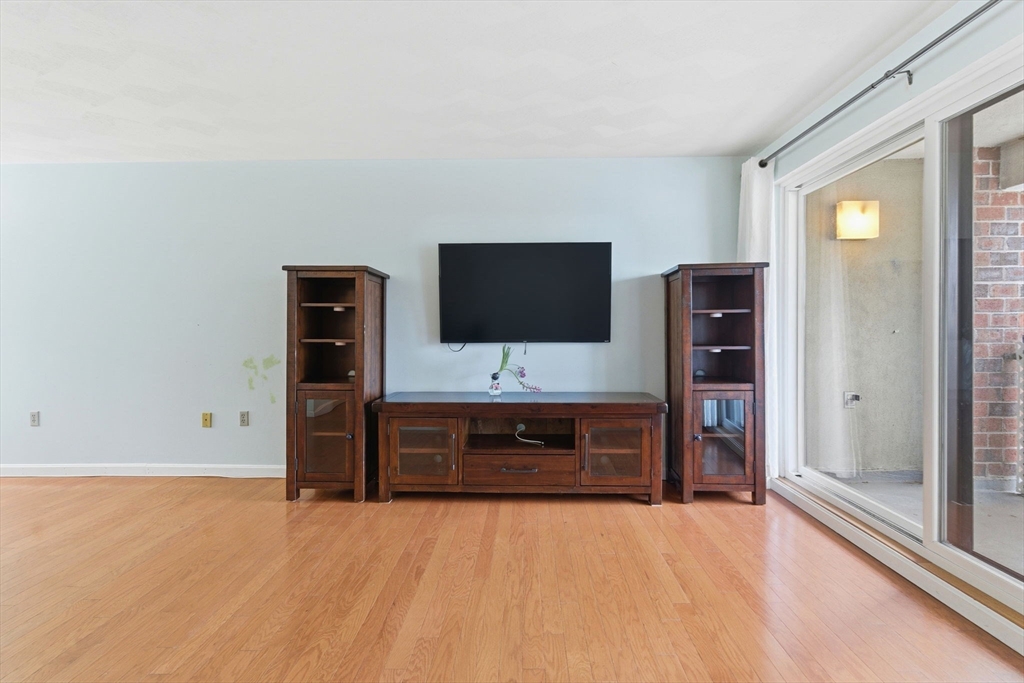 22 Railroad Street, Unit 407 Andover, MA 01810 - Photo 13 of 32