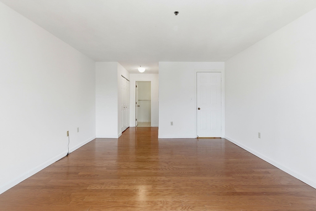 22 Railroad Street, Unit 407 Andover, MA 01810 - Photo 17 of 32