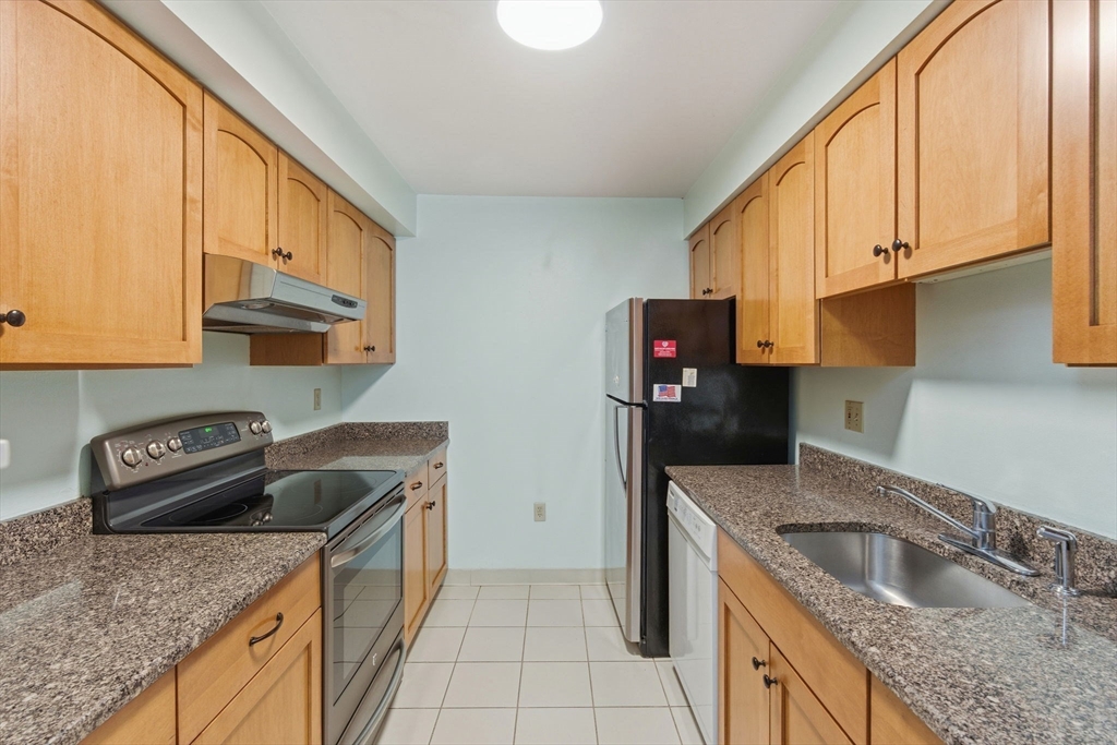 22 Railroad Street, Unit 407 Andover, MA 01810 - Photo 8 of 32