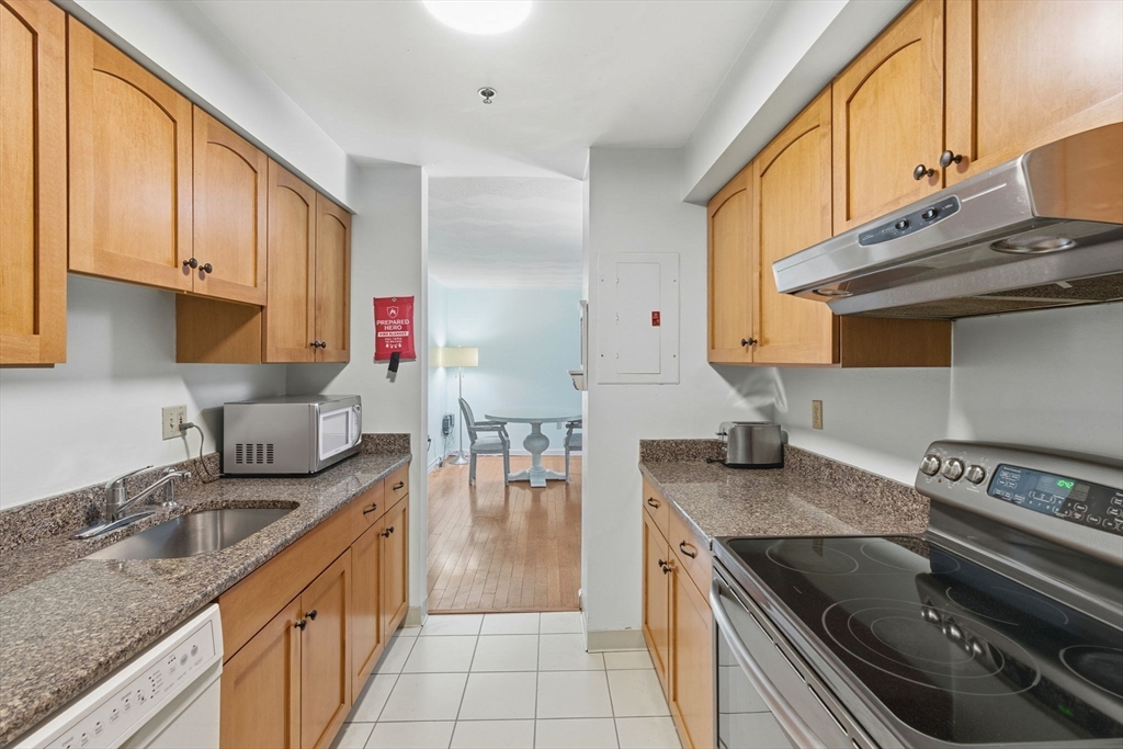 22 Railroad Street, Unit 407 Andover, MA 01810 - Photo 9 of 32