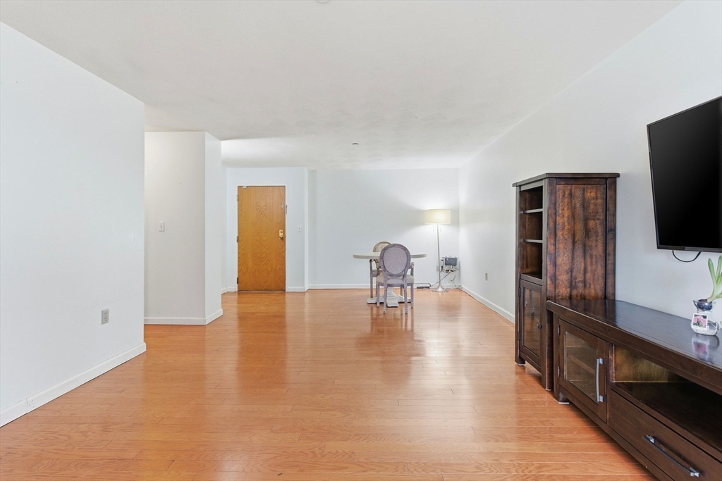 22 Railroad Street, Unit 407 Andover, MA 01810 - Photo 10 of 32