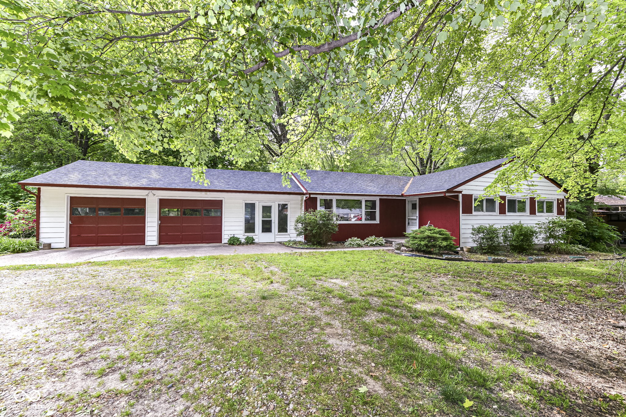 832 South Pendleton Avenue Pendleton, IN 46064 - Photo 1 of 29