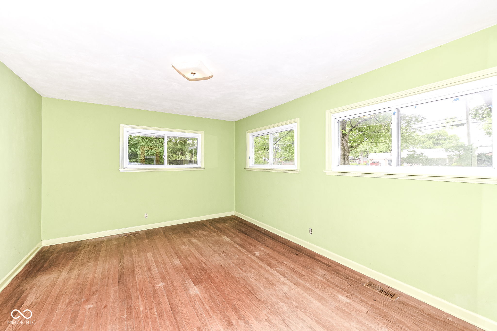 832 South Pendleton Avenue Pendleton, IN 46064 - Photo 16 of 29