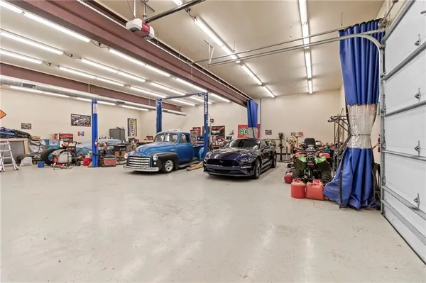 $1,900,000 | 16108 Plattsburg Road, Kearney, MO 64060