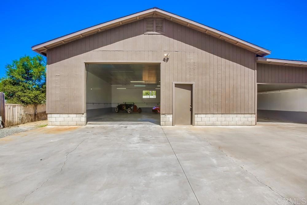 2010 Alessandro Trail Vista, CA 92084 - Photo 14 of 23