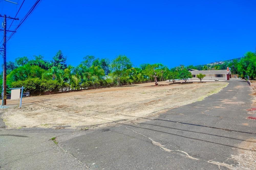 2010 Alessandro Trail Vista, CA 92084 - Photo 4 of 23