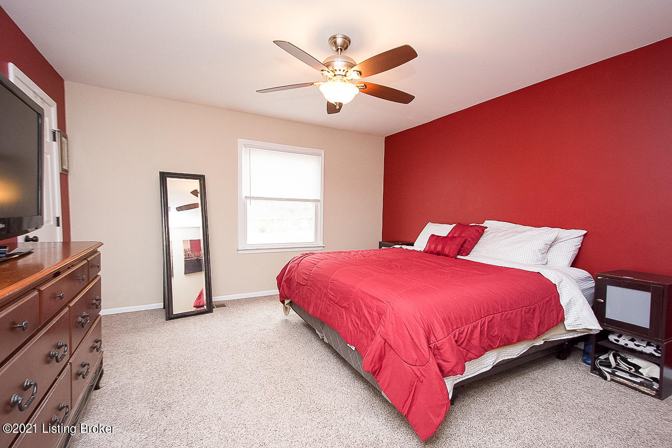 6410 Fernview Road Louisville, KY 40291 - Photo 20 of 43 Primary Bedroom