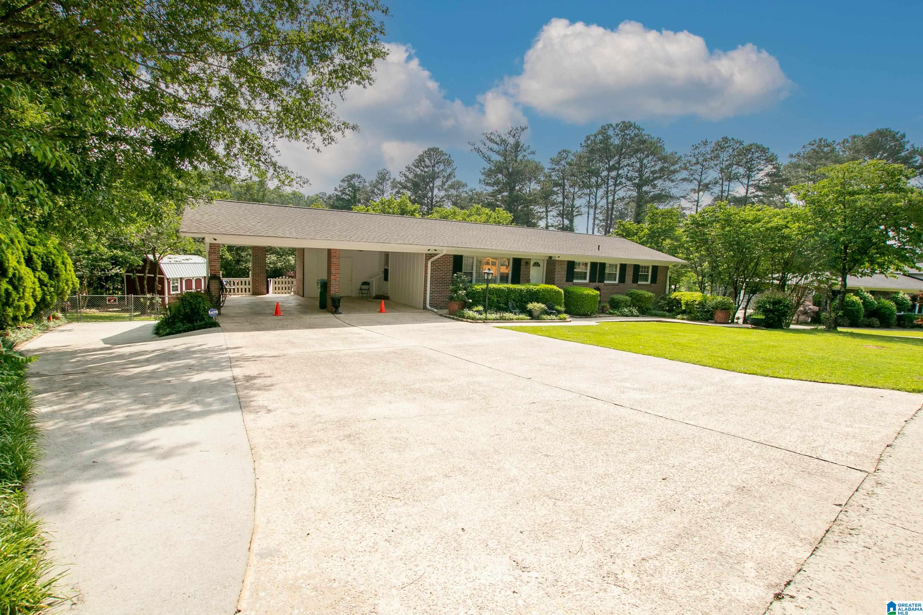 9 Pine Circle Oneonta, AL 35121 - Photo 4 of 58
