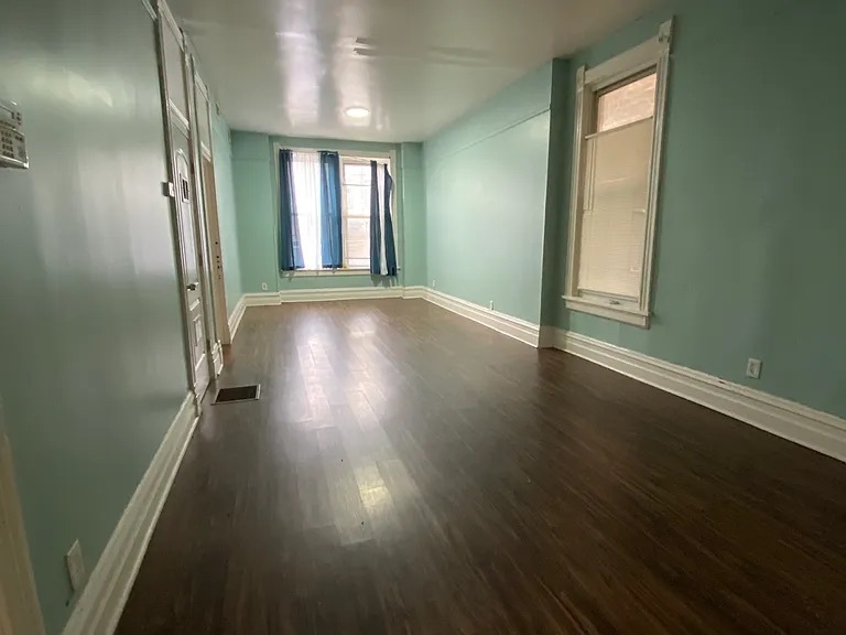 6618 South Marquette Road Chicago, IL 60637 - Photo 6 of 8 Gallery Image 6