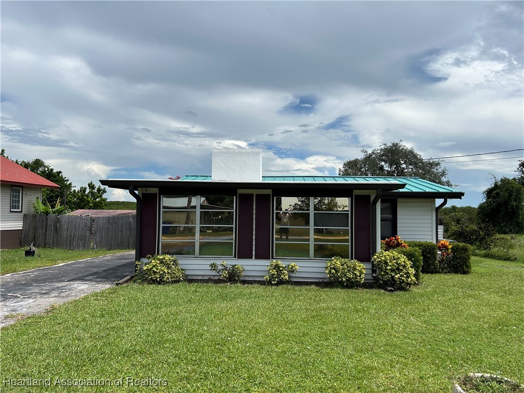 11 MOCKINGBIRD ROAD
LAKE PLACID, FL  33852