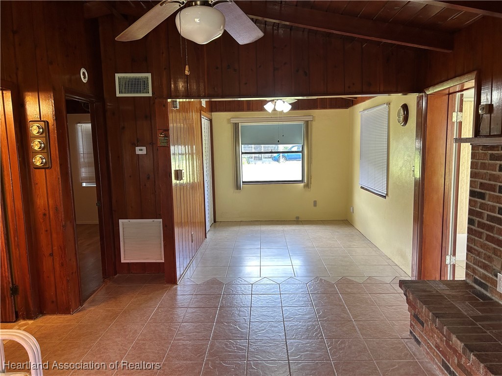 11 Mockingbird Road Lake Placid, FL 33852 - Photo 26 of 41 THIS SPACE CAN BE USED AS A FORMAL DINING ROOM, OFFICE, OR A NICE AND BRIGHT READING ROOM. THERE IS A CLOSET AFFORDING MORE STORAGE .