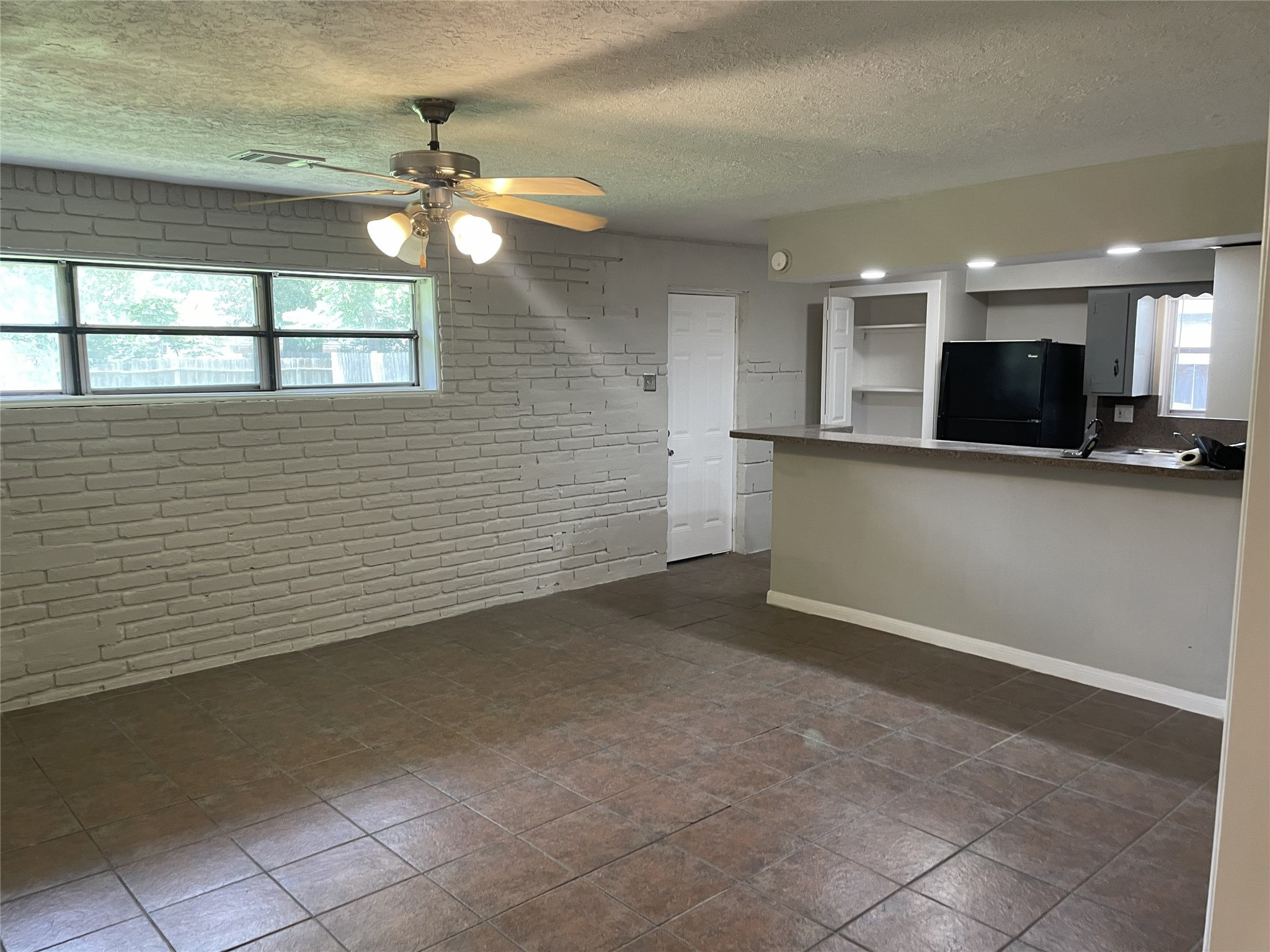 8915 Reamer Street Houston, TX 77074 - Photo 3 of 11