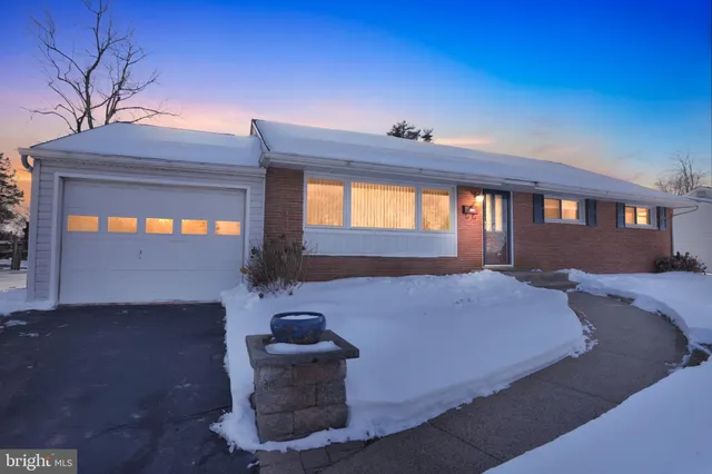 $425,000 | 537 Sherwood Lane, Hatboro, PA 19040