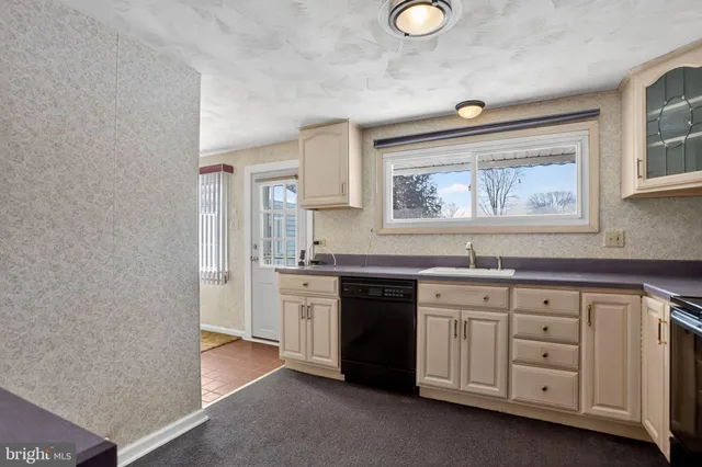 $425,000 | 537 Sherwood Lane, Hatboro, PA 19040