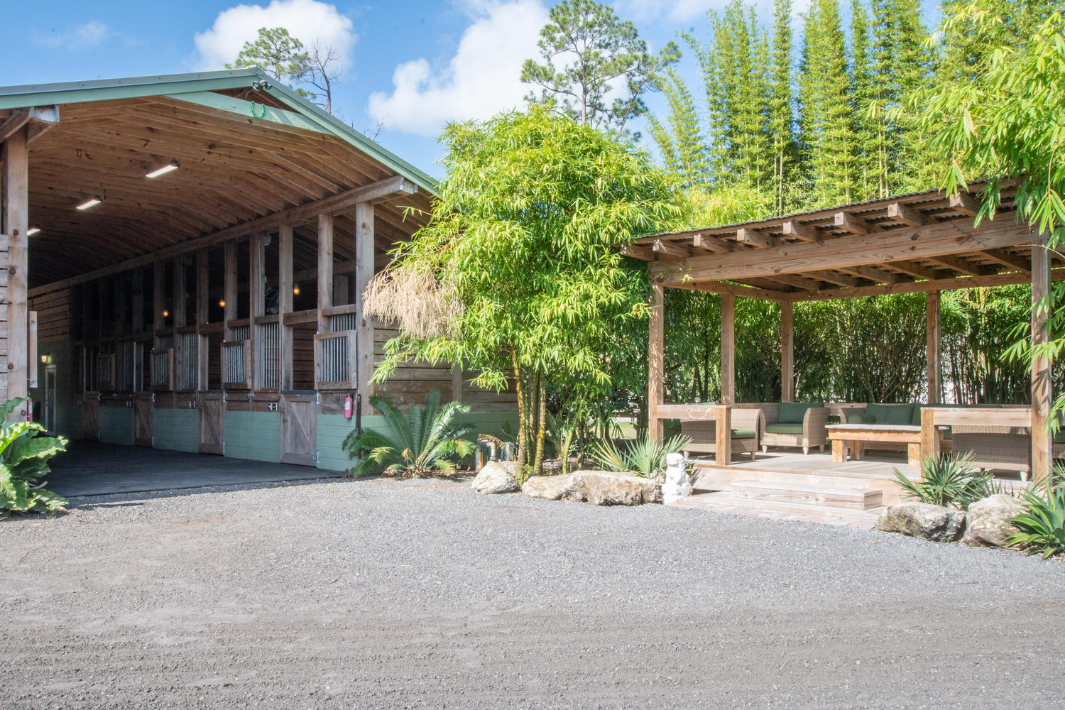 495 E Road Loxahatchee Groves, FL 33470 - Photo 28 of 73 495 E Rd Loxahatchee FL 33470-large-034-